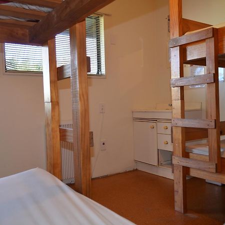 Bell Lodge Motel & Backpackers Hostel Tauranga Extérieur photo