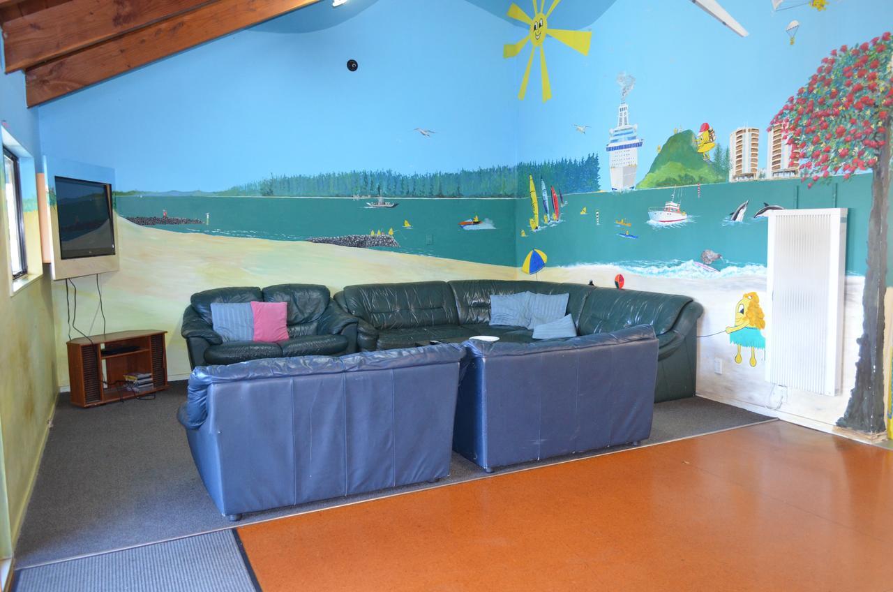 Bell Lodge Motel & Backpackers Hostel Tauranga Extérieur photo